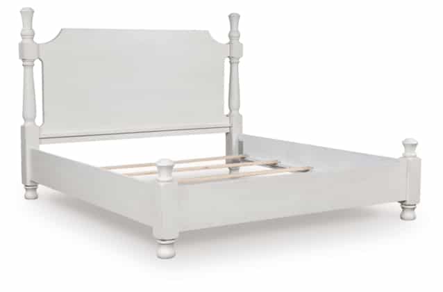 Rowlenstown Queen Poster Bed