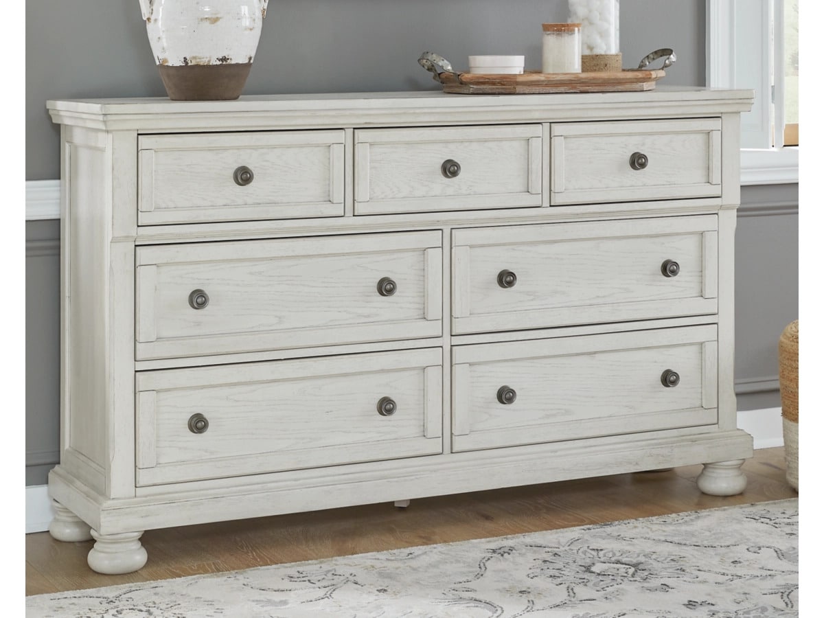 Robbinsdale 7 Drawer Dresser